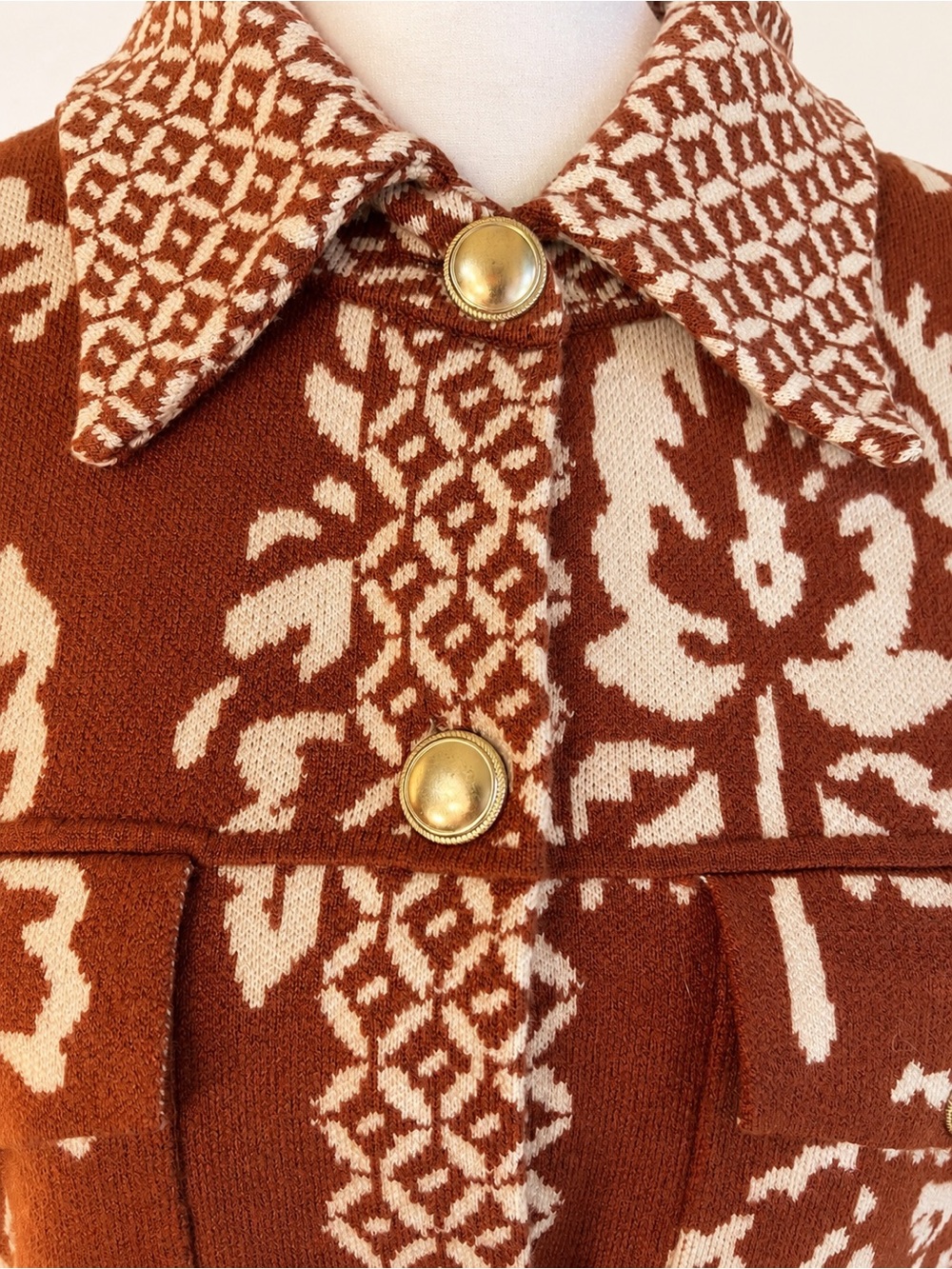 Rust and Cream Damask Inspired Jacquard Sweater Jacket - Medium - Picture 4 of 5